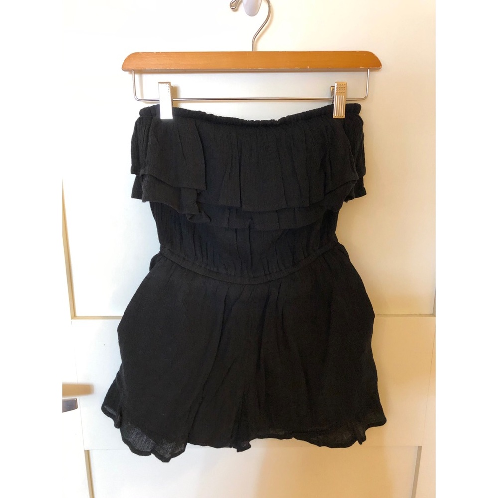 NWTs!! Women’s Ruffle Romper - AnF